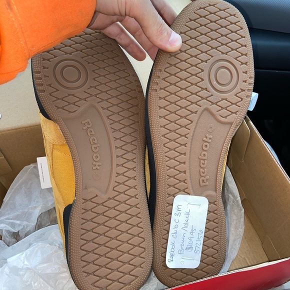 Reebok shoes - Picture 4 of 5